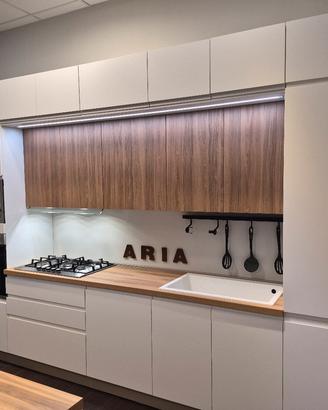 cucina moderna con isola