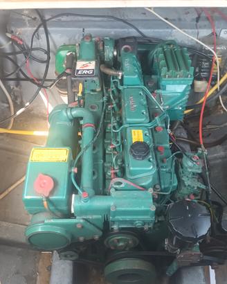 Rio 750 con volvo penta 200 turbo diesel