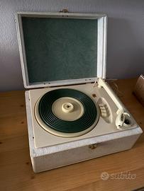 Giradischi a valigetta vintage