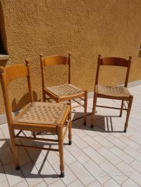 3 sedie vintage in legno con seduta intrecciata