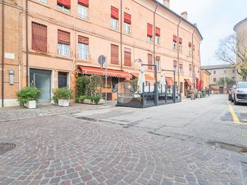 2 LOCALI A FERRARA