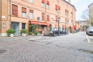 2 LOCALI A FERRARA