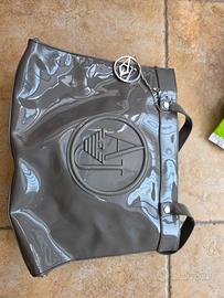 borsa Armani jeans ritiro a mano