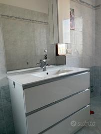 Mobile bagno con specchio/rubinetto/pensile