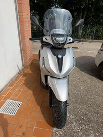 Scooter Beverly 400