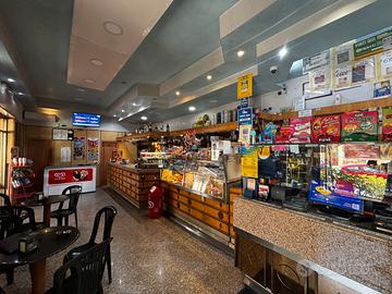 Bar locale commerciale prima porta