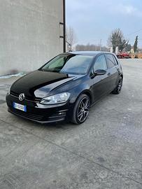 VOLKSWAGEN GOLF 1.6 TDI 5p. HIGHLINE BLUEMOTION