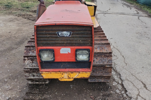 Trattore agricolo cingolato da vigna