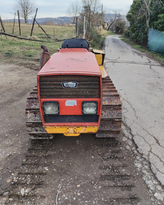 Trattore agricolo cingolato da vigna