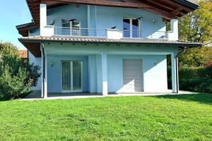 Villa di 235 m² con 4 locali e box auto doppio a V