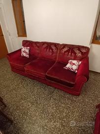 Divano rosso in camoscio + puff