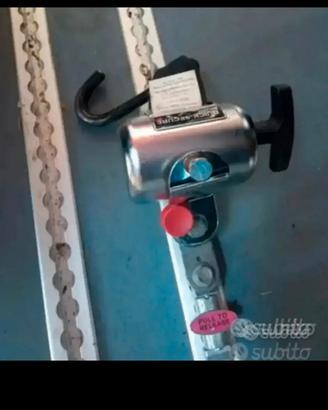 Set di ancoraggio carrozzina per disabili 
