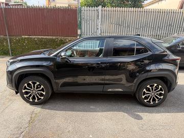 Toyota Yaris Cross 1.5 Hybrid 5p. E-CVT AWD-i Tren