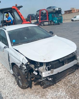 Peugeot 308 Plug-in Hybrid 180 e-EAT8 SW GT