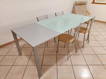tavolo in vetro  dim 900x1400 con allunga da 600mm