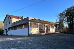 Fabbricato loc.Commeciali