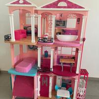 Casa Barbie tre piani con auto