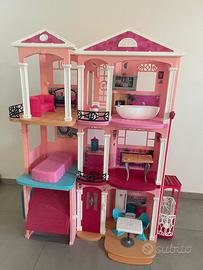 Casa Barbie tre piani con auto