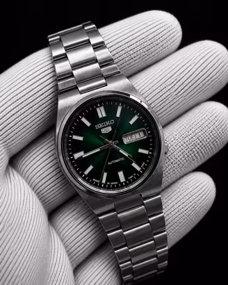 Vintage Seiko 5 Automatic Green Dial 7009 Day Date
