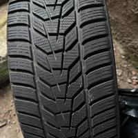 Pneumatici invernali Hankook 215/45R18 93V