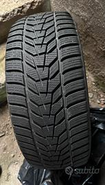 Pneumatici invernali Hankook 215/45R18 93V