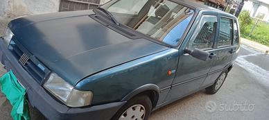 Auto d'epoca Fiat Uno