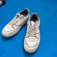 Scarpe con sicggetto stitch