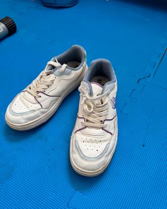 Scarpe con sicggetto stitch