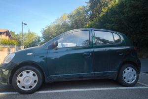 Toyota Yaris 2003 buone condizioni