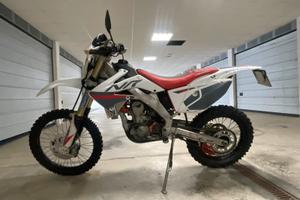 Moto, attrezzature, abbigliamento