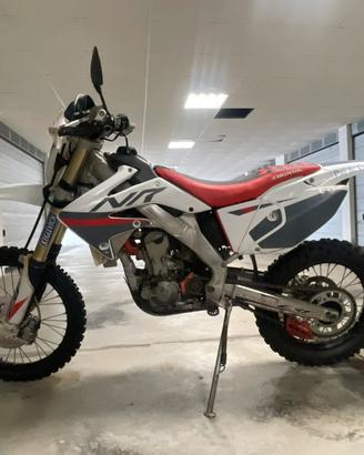 Moto, attrezzature, abbigliamento