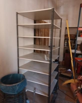 Scaffale ripiani legno
