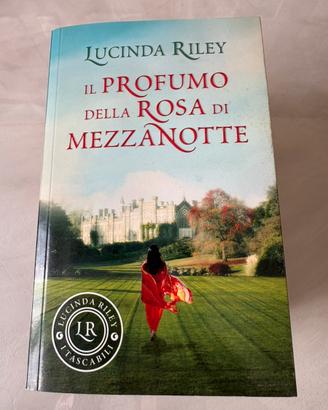 Il profumo della rosa di mezzanotte.