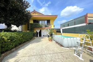 PORZIONE DI TRIFAMILIARE A VESCOVATO