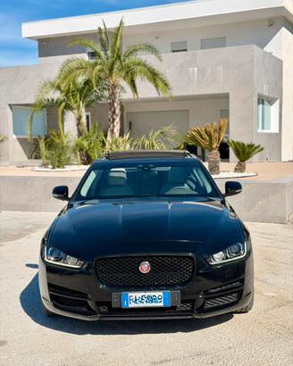 Jaguar xe con motore revisionato con fattura