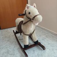 Cavallo a dondolo 