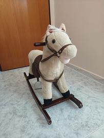 Cavallo a dondolo 