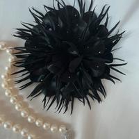 Spilla fiore nera con strass grande elegante