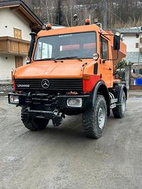 Camion unimog 1000 con Spargisale