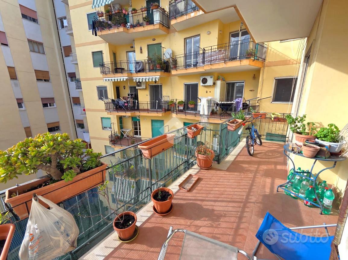 Apartment in Napoli, Rione Antignano, Municipalità 5 - Altro