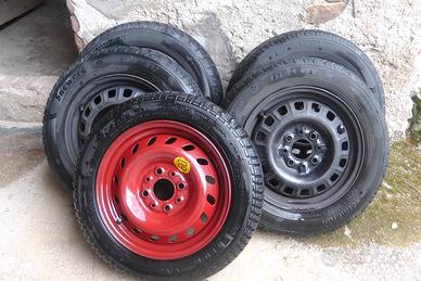 Set gomme 145/70 R13 e altri accessori