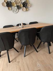 Tavolo con sei sedie