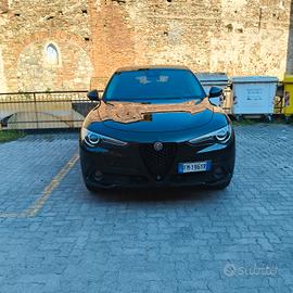 Alfa Romeo stelvio q4 210 