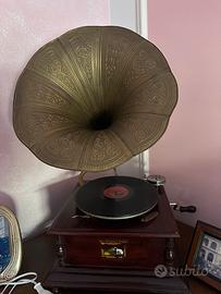 Grammofono decorativo HMV con Tromba in Ottone