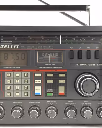 RADIO GRUNDIG SATELLIT INTERNATIONAL 650
