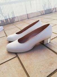 scarpe con tacco basso n. 39,5