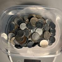 Lotto da 760g di monete da 100 lire small-large