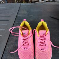 scarpe  sportive. n 39 in buono stato