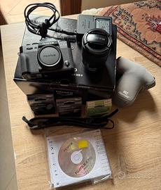 Fujifilm X-T10 + obiettivo XF 16-50mm + accessori