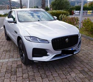 Jaguar F Pace